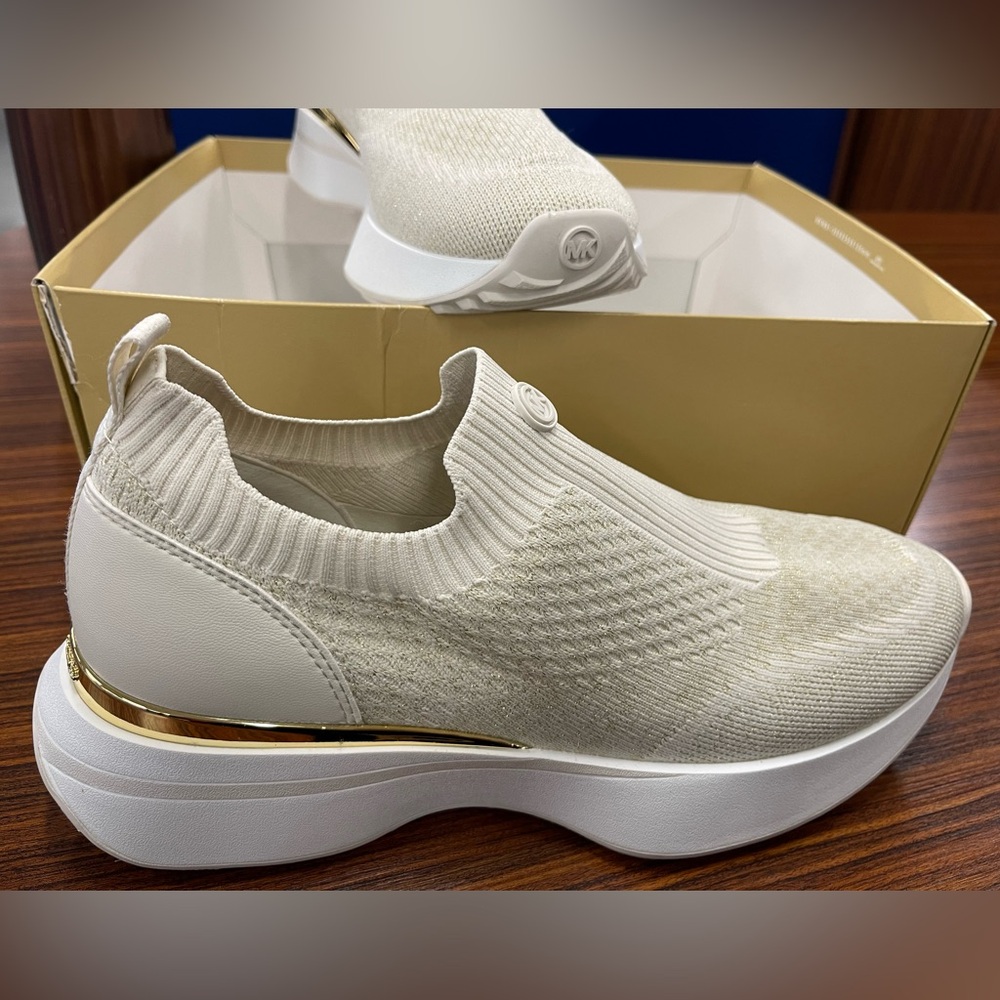 Womens Michael Kors Ari Stretch Knit Slip On Sneakers size 9.5